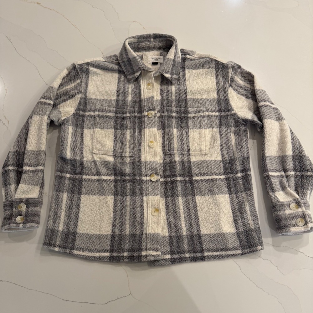 American Eagle Plaid Fleece Shacket Grey Cream Button Up Shirt Jacket XS
